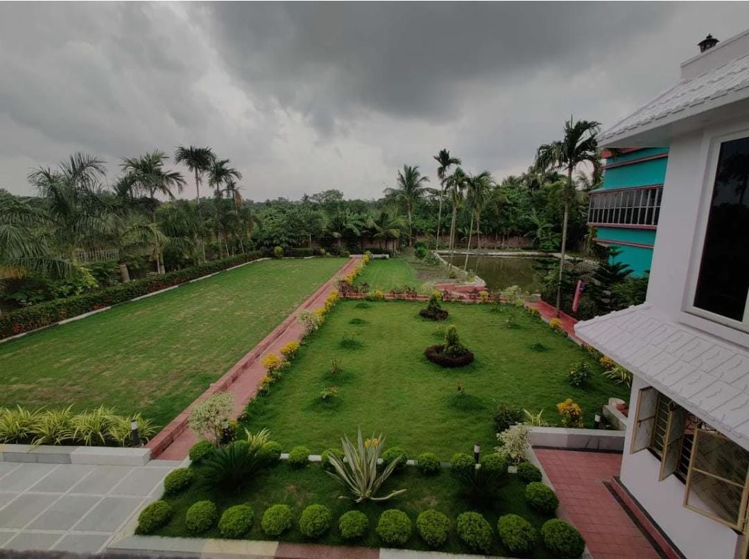 Tour Destination Image